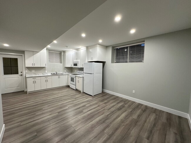 Building Photo - 46211 Promontory Rd