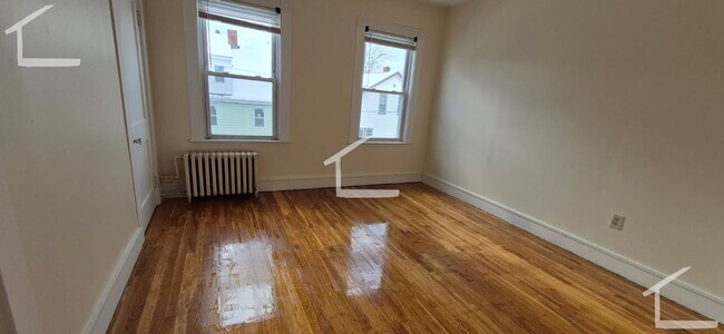 Building Photo - 120 Murdock St