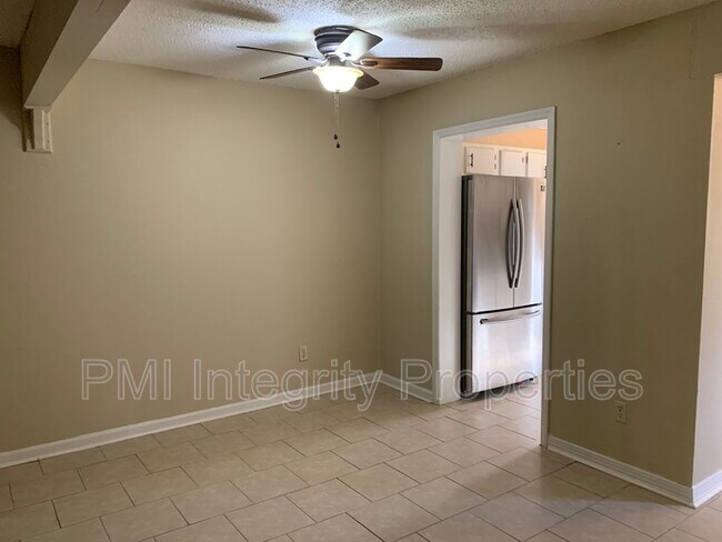 Building Photo - 25 Morning Glory Square