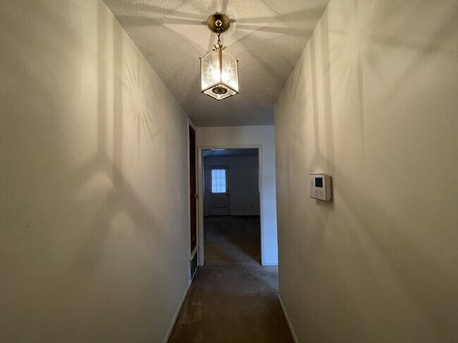 Foto del edificio - House For Rent