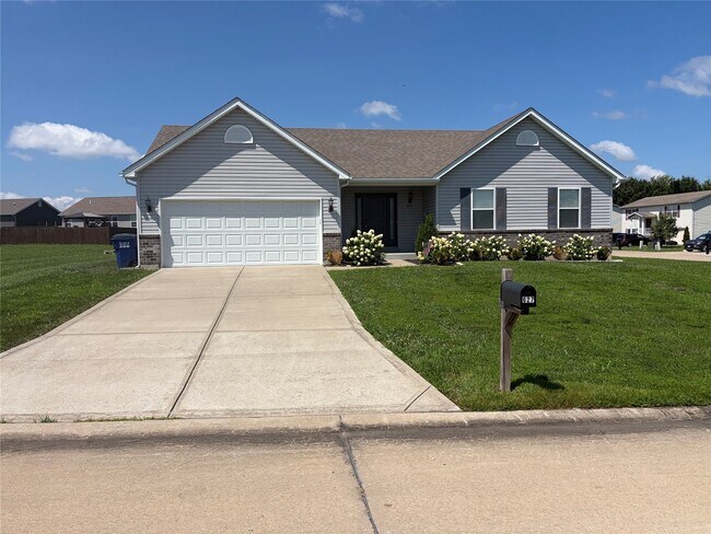 Building Photo - 627 Gandalf Ln