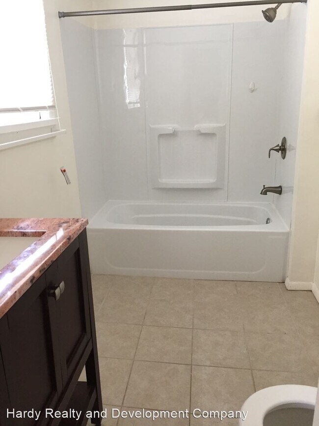 Building Photo - 2 br, 1 bath House - 35 Elmwood Street