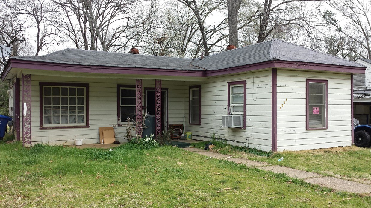 Building Photo - 3942 Sumner St
