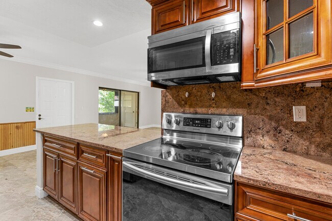 Foto del edificio - 111 Lake Ave