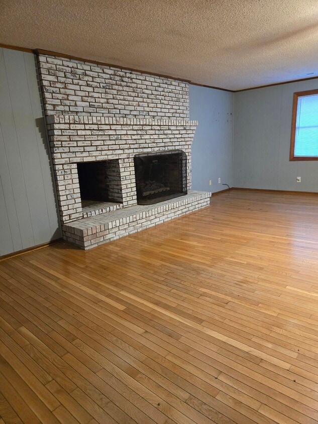 Foto del edificio - 2300 Country Living Ln