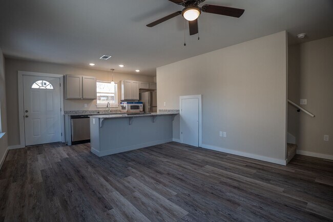 Foto del edificio - 1358 N Porter Rd
