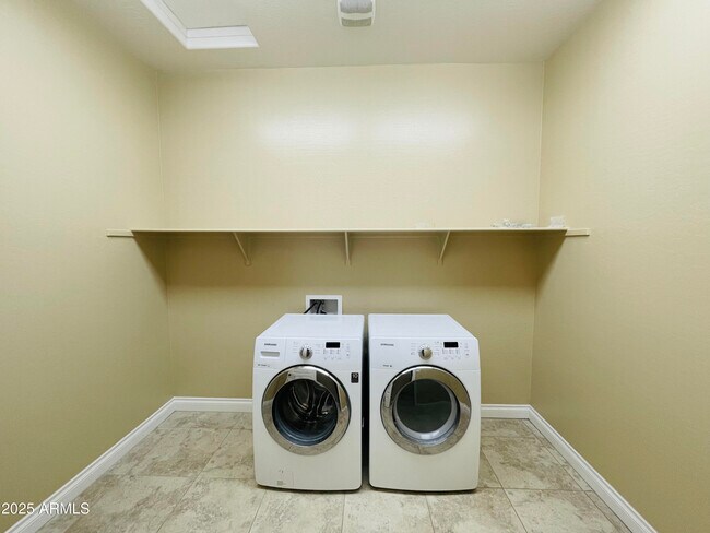 Foto del edificio - 3104 E Wildhorse Ct