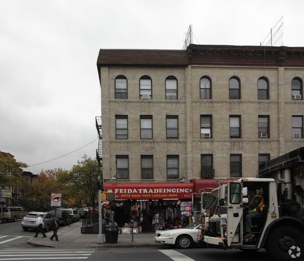 Building Photo - 4801 5th Ave