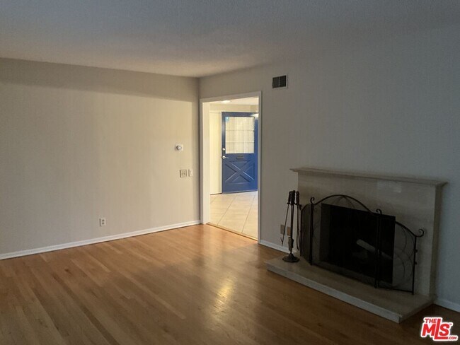 Foto del edificio - 2963 Glencrest St