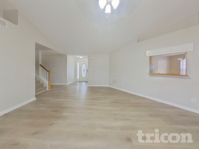 Foto del edificio - 2043 Big Cypress Ln