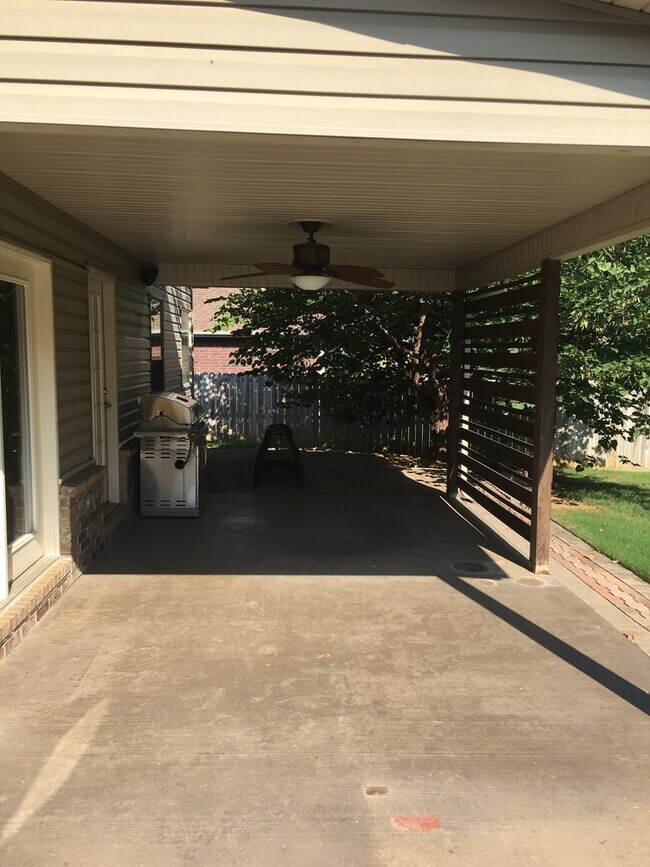 Building Photo - BEAUTIFUL HOME IN GREAT LOCATION!