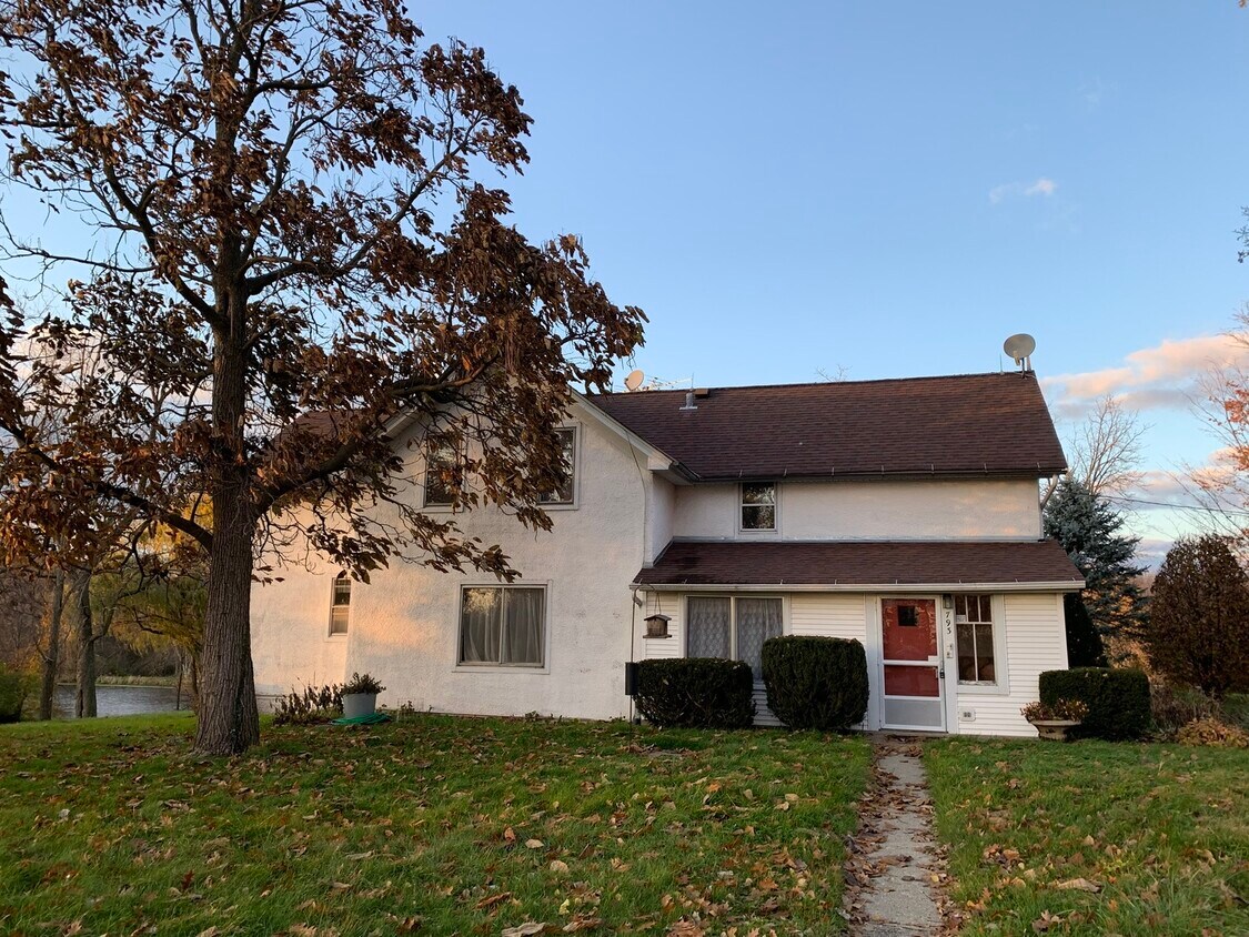 Primary Photo - 37W793 Binnie Rd