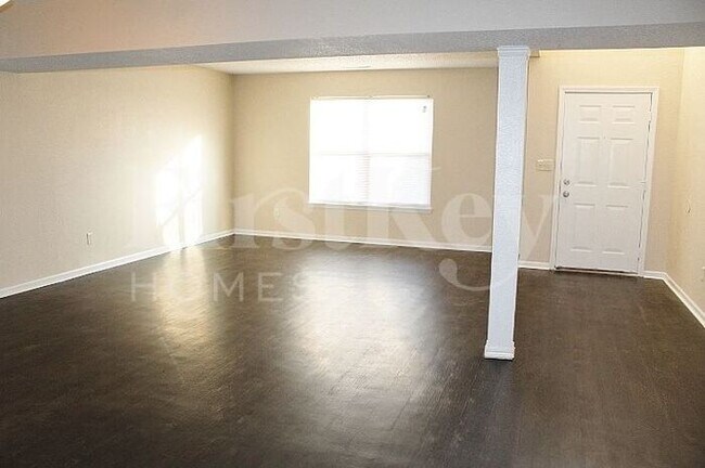 Building Photo - 9136 Bagley Way