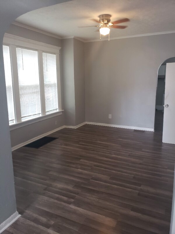 Foto del edificio - 1455 E Mound St