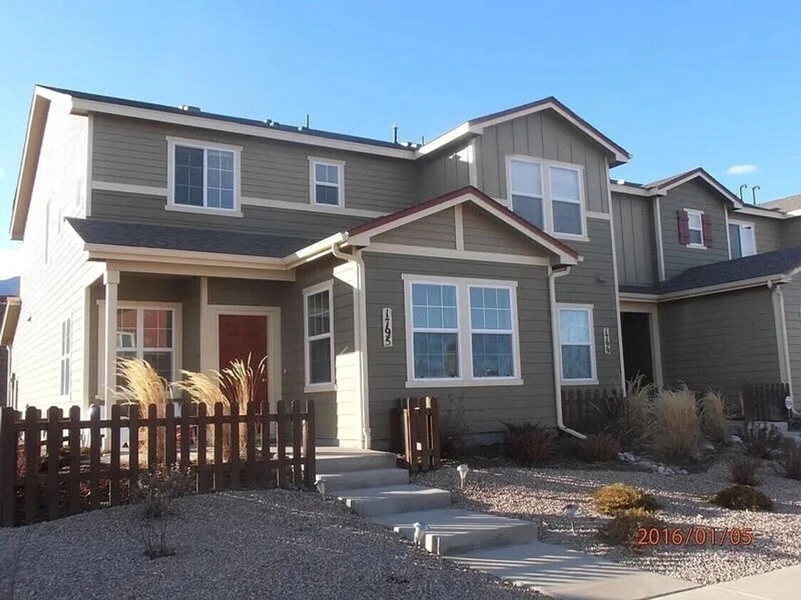 Two Story Town Home in Gold Hill Mesa - Two Story Town Home in Gold Hill Mesa