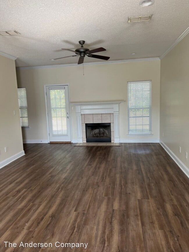 Building Photo - 3 br, 2 bath House - 197 Hedgerow Drive
