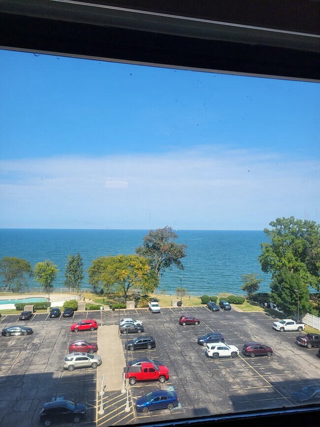 Foto del edificio - 11720 Edgewater Dr