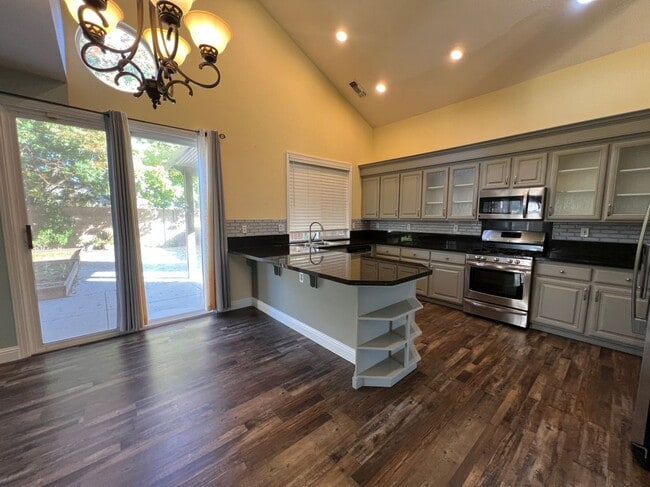 Foto del edificio - 4216 Heritage Ct