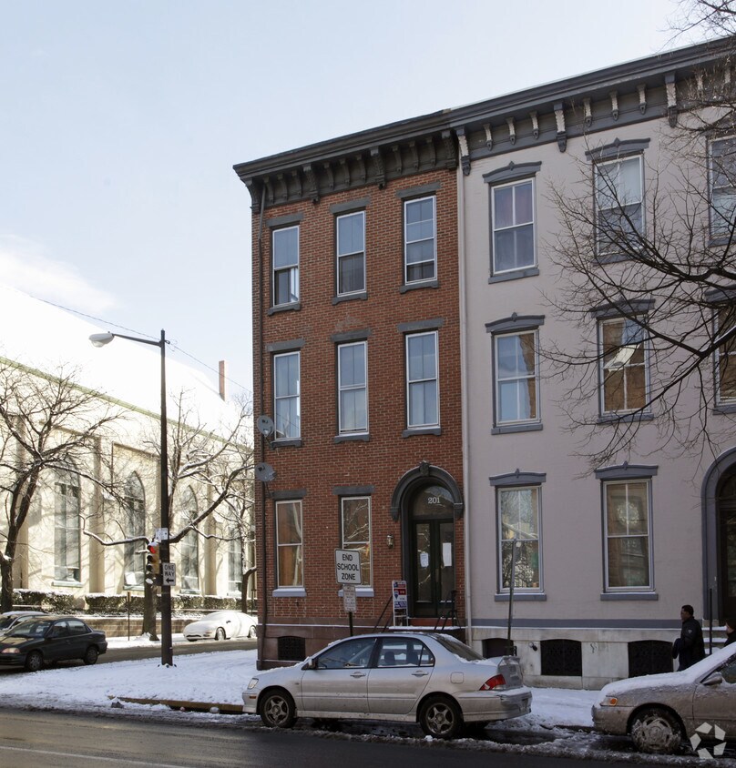 Building Photo - 201 S 5th St