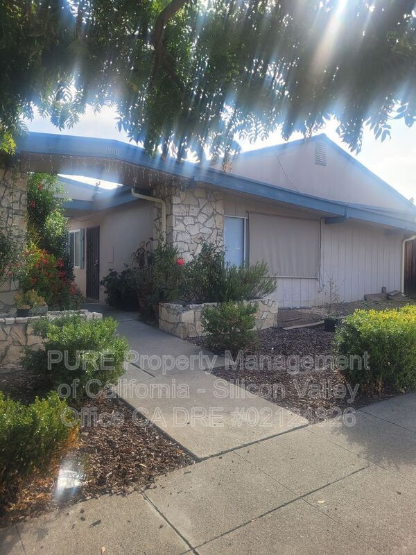 Building Photo - 900 Sobrato Dr