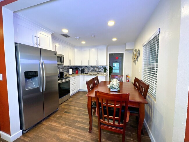 Building Photo - 3832 Melaleuca Ln