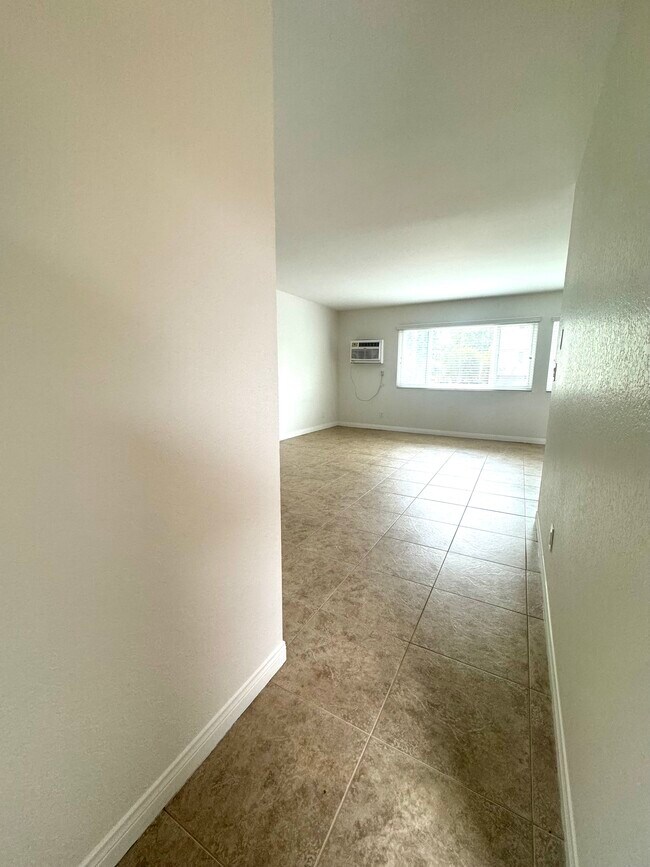 Foto del edificio - 18535 Saticoy St