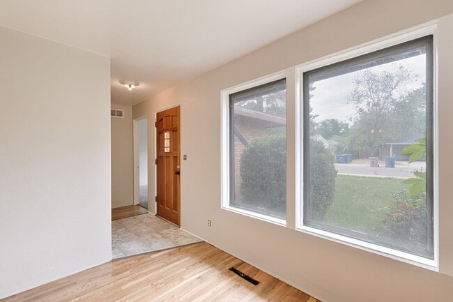 Building Photo - Newly remodeled Boise single level home