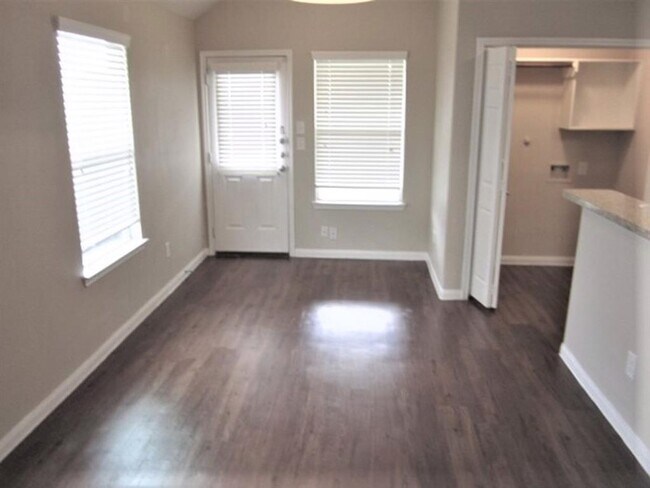Building Photo - 22327 Queenbury Hills Dr