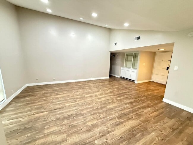 Foto del edificio - 7009 Ranch House Rd