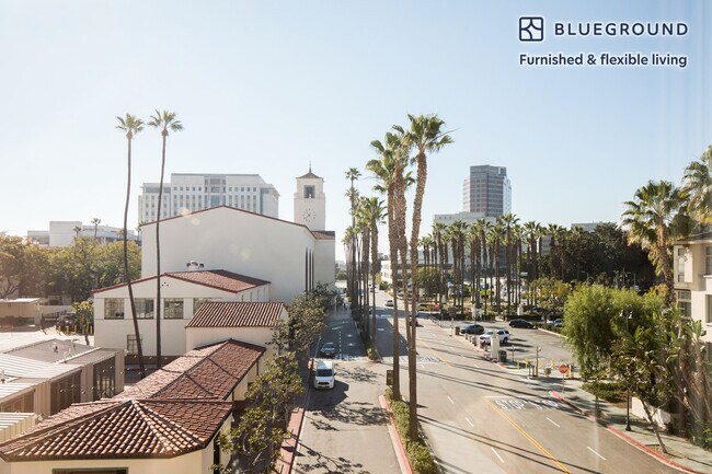 Building Photo - 880 N Alameda St