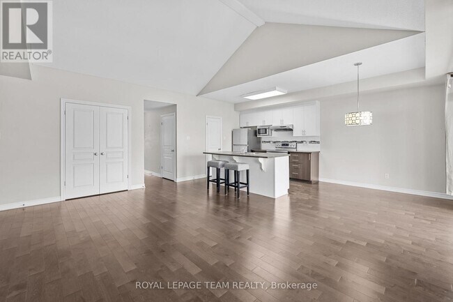 Building Photo - 1065 Beryl Private