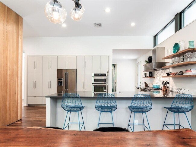 Foto del edificio - 1703 Dexter St