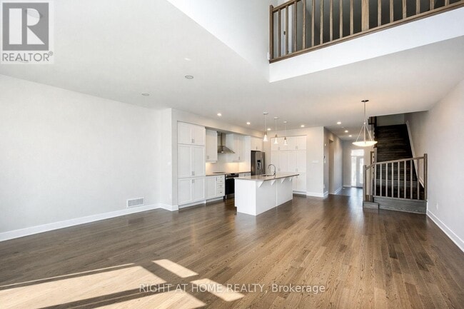 Building Photo - 180 Hawkeswood Dr