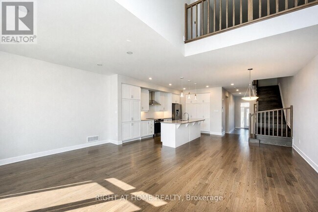 Photo du bâtiment - 180 Hawkeswood Dr