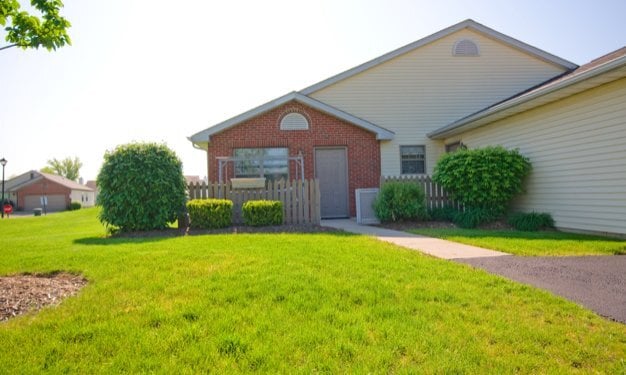 Building Photo - 3333 Deserette Ln
