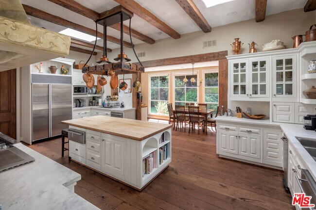 Foto del edificio - 1001 Rivas Canyon Rd