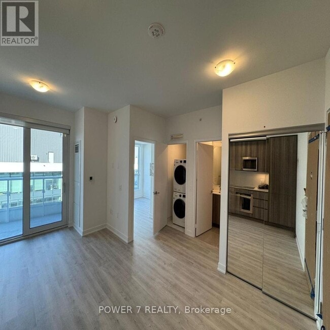 Building Photo - 15 Richardson St