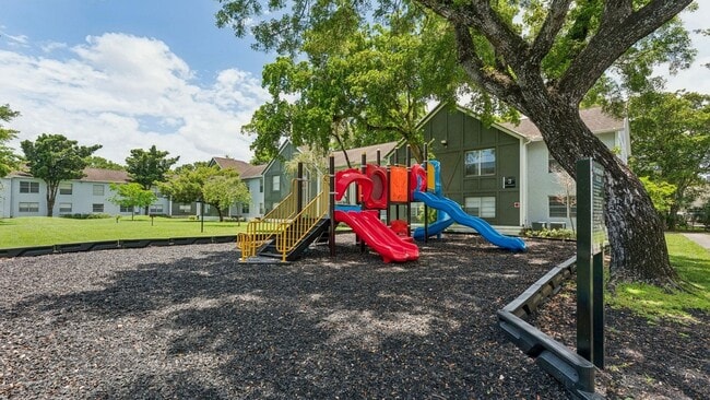 Building Photo - Advenir at San Tropez