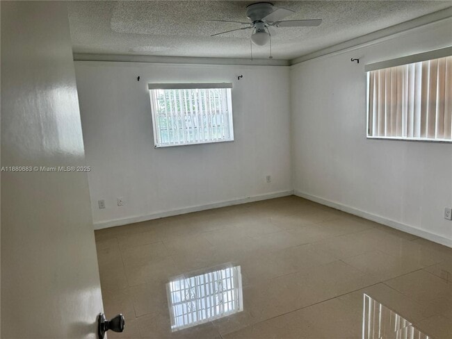 Foto del edificio - 4141 NW 44th Ave