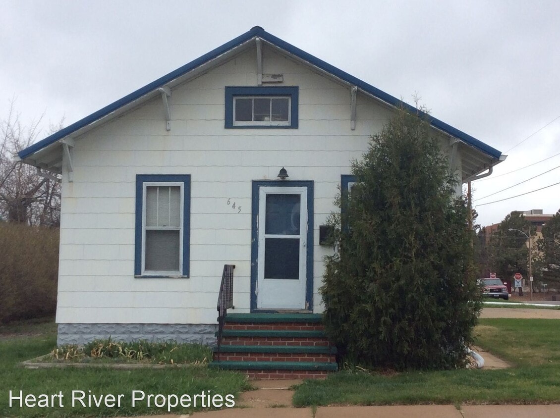 Primary Photo - 2 br, 1.5 bath House - 645 1st Avenue E