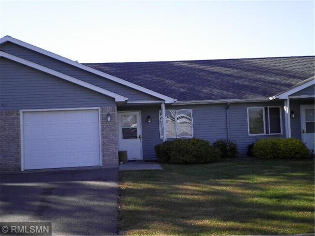Building Photo - 855 Highview Dr