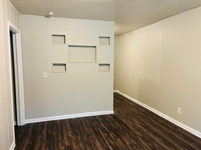 Building Photo - 6102 E Fayetteville Dr