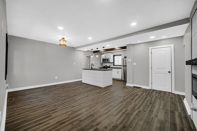Building Photo - Rent to own property in the heart of Gary!