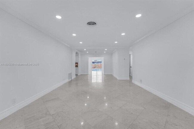 Foto del edificio - 3 bedroom in Hollywood FL 33021