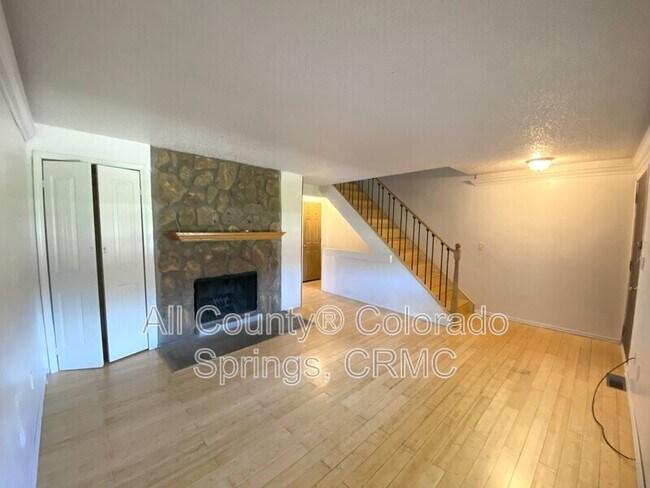 Building Photo - 218 W Rockrimmon Blvd