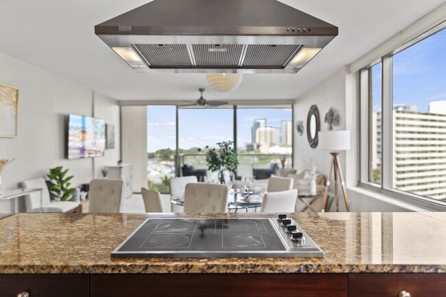 Building Photo - Watermark Waikiki Unit 901 w/ Panoramic Oc...