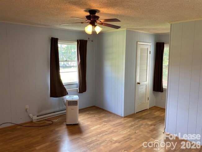 Foto del edificio - 7903 Blackwood Rd