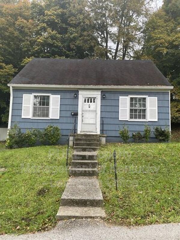 Primary Photo - 2 Virginia Ct