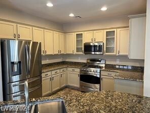 Foto del edificio - 5561 Pinecroft Dr