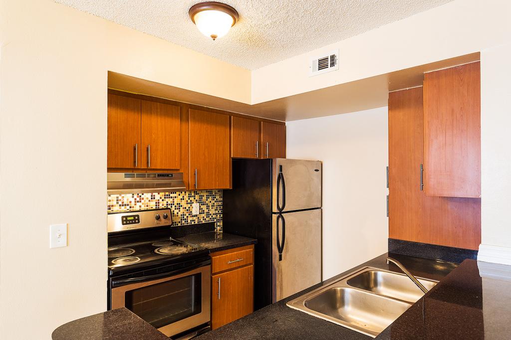Primary Photo - 409 FOUNTAINHEAD Cir